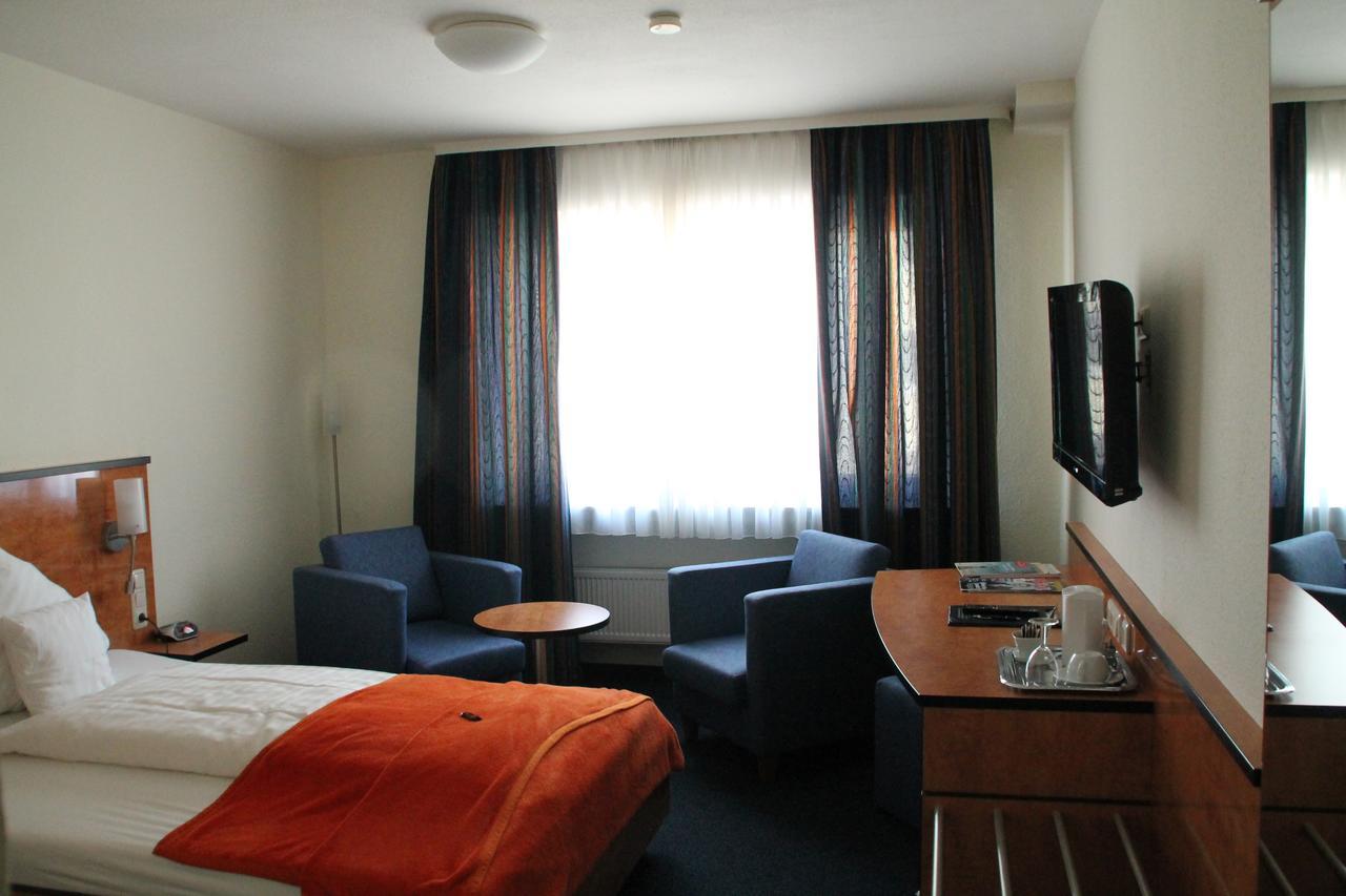 Trip Inn Hotel Zum Riesen Hanau Extérieur photo